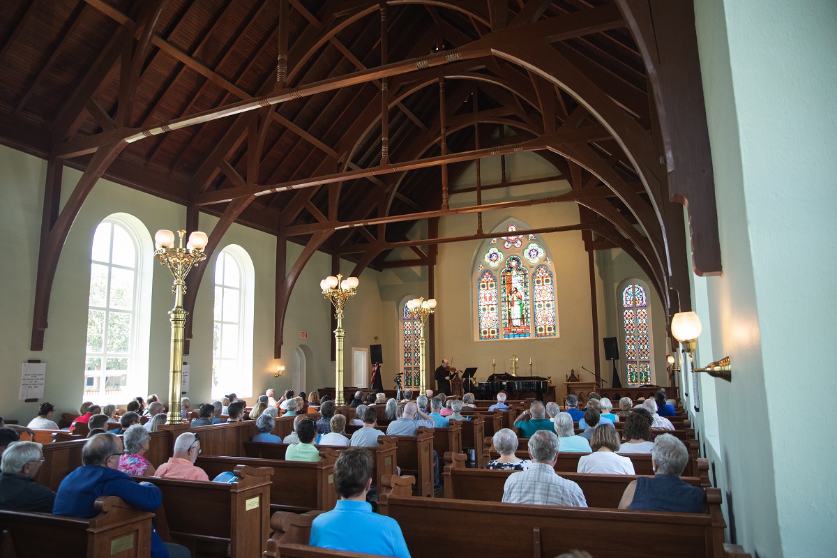 An imagine of the interior of Old Christ Church 